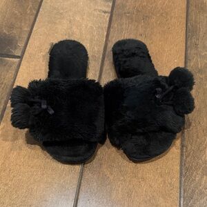 Dearfoams Black Fuzzy Slippers